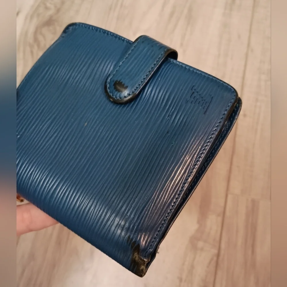 Louis Vuitton Blue Epi Leather Bifold Billfold Wallet / Snap Closure